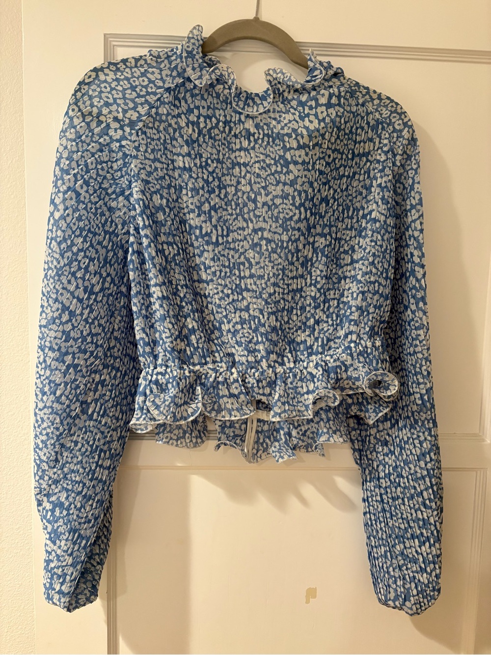 C/Meo Collective Blue Floral Printed Ruffle-Hem Top (Size Large)